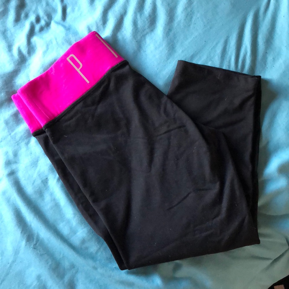 PINK cropped leggings